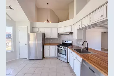 713 Lake Bluff Drive, Flower Mound, TX 75028 - Photo 13