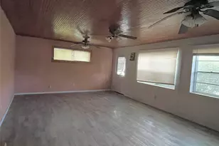 802 Gardner Dr, Palestine, TX 75803 - Photo 21