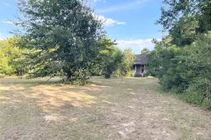 802 Gardner Dr, Palestine, TX 75803 - Photo 3
