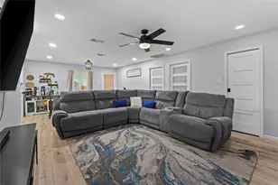 8128 Newman Dr, North Richland Hills, TX 76180 - Photo 5
