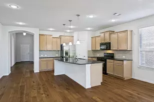 211 Copper Canyon Dr, Lewisville, TX 75067 - Photo 11