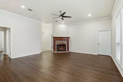 1404 Chaucer Drive, Cleburne, TX 76033 - Photo 7