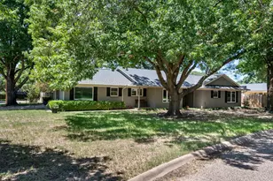 201 Delmore Dr, Hillsboro, TX 76645 - Photo 1