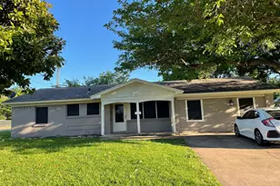 102 Roma Dr, Garland, TX 75041 - Photo 1