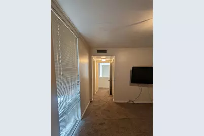 556 E Avenue J #B, Grand Prairie, TX 75050 - Photo 7