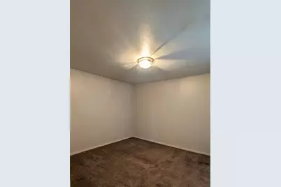 556 E Avenue J #B, Grand Prairie, TX 75050 - Photo 21