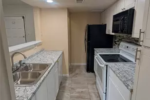 556 E Avenue J, Grand Prairie, TX 75050 - Photo 5