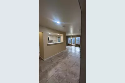 556 E Avenue J #B, Grand Prairie, TX 75050 - Photo 3