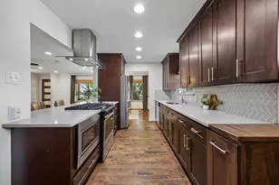 9605 Crestedge Dr, Dallas, TX 75238 - Photo 11
