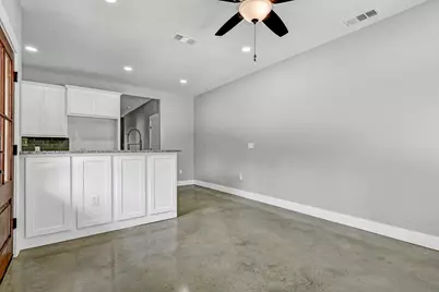 1323 S 5th Avenue, Denison, TX 75021 - Photo 5