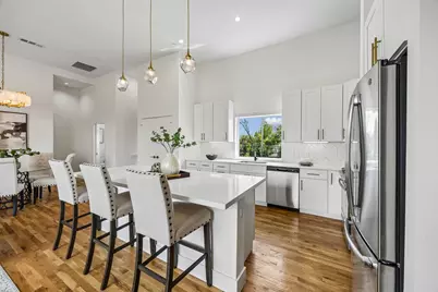 2611 Hondo Avenue #102, Dallas, TX 75219 - Photo 3
