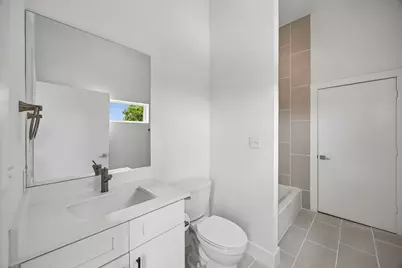 2611 Hondo Avenue #102, Dallas, TX 75219 - Photo 19