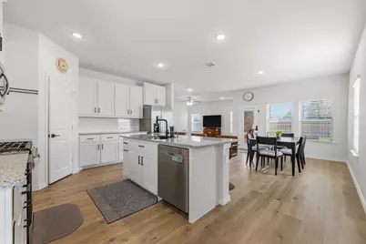 301 Willowmore Drive, Little Elm, TX 75068 - Photo 5