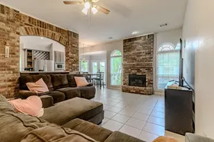 2206 S Branch Dr, Arlington, TX 76001 - Photo 11