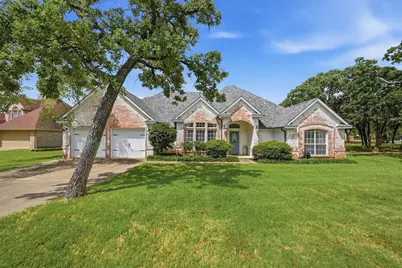 102 Mohawk Cove, Lake Kiowa, TX 76240 - Photo 1