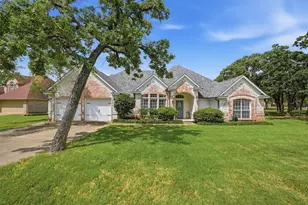 102 Mohawk Cove, Lake Kiowa, TX 76240 - Photo 1