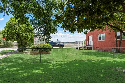 2630 Langdon Avenue, Dallas, TX 75235 - Photo 31