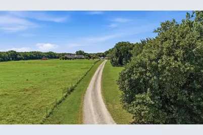 1226 County Road 243, Collinsville, TX 76233 - Photo 37