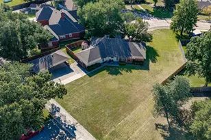 1506 Williamsburg Ct, Ennis, TX 75119 - Photo 35
