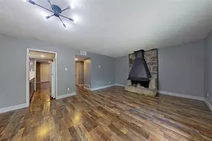 6321 Walraven Cir, Fort Worth, TX 76133 - Photo 3