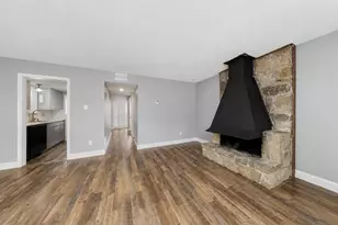 6321 Walraven Cir, Fort Worth, TX 76133 - Photo 5