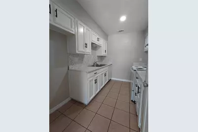 3900 Camelot Street #B, Denton, TX 76209 - Photo 5