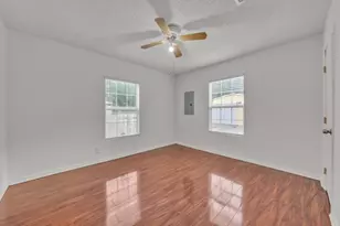1005 W Clarence Street W, Fort Worth, TX 76117 - Photo 13