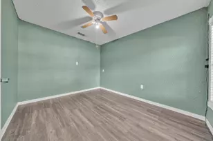 1005 W Clarence Street W, Fort Worth, TX 76117 - Photo 7