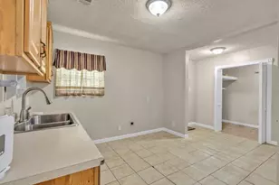 1005 W Clarence Street W, Fort Worth, TX 76117 - Photo 11