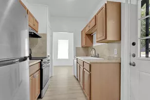 831 W Houston St, Tyler, TX 75702 - Photo 13