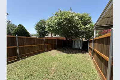 2209 Meadowstone Drive, Carrollton, TX 75006 - Photo 25