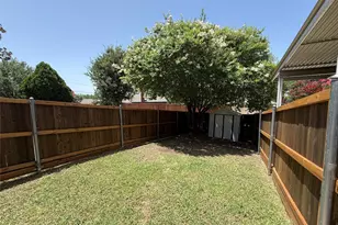 2209 Meadowstone Dr, Carrollton, TX 75006 - Photo 25