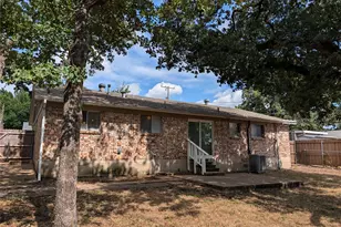 1820 Warren Ln, Fort Worth, TX 76112 - Photo 19