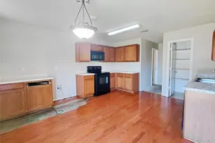 2123 W Grove Ln, Grand Prairie, TX 75052 - Photo 3