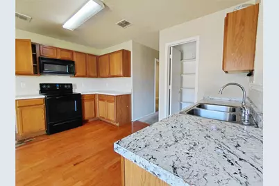 2123 W Grove Lane, Grand Prairie, TX 75052 - Photo 5