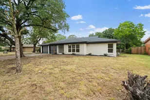 2805 Sarah Jane Ln, Fort Worth, TX 76119 - Photo 3