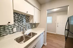 808 Blaylock Dr, Dallas, TX 75203 - Photo 11