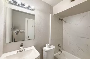 808 Blaylock Dr, Dallas, TX 75203 - Photo 17