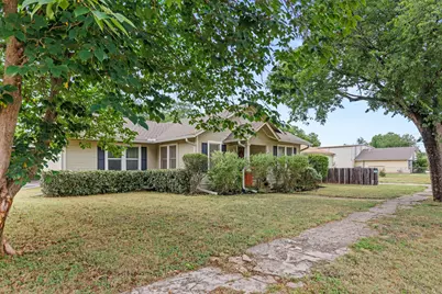 515 W 6th Street, McGregor, TX 76657 - Photo 3
