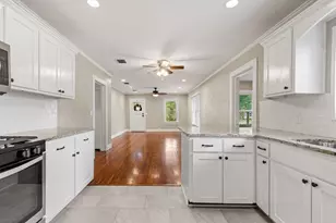 515 W 6th St, McGregor, TX 76657 - Photo 9