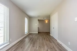 649 Eagle Dr, DeSoto, TX 75115 - Photo 5