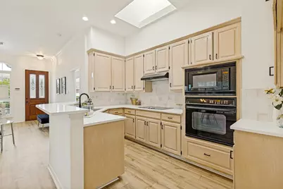 301 Old York Road, Irving, TX 75063 - Photo 11