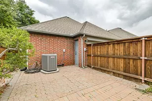 301 Old York Rd, Irving, TX 75063 - Photo 23