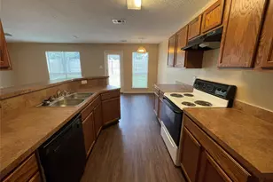 3316 Knoll Tr, Balch Springs, TX 75180 - Photo 3