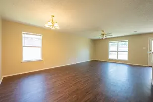 3316 Knoll Tr, Balch Springs, TX 75180 - Photo 5