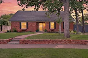 1710 Hilltop Ln, Pantego, TX 76013 - Photo 1