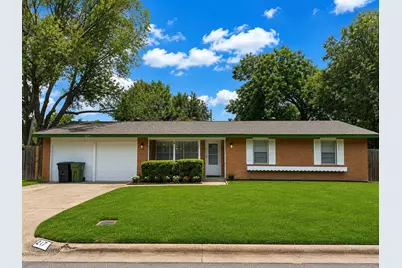 217 Turtle Creek Drive, Arlington, TX 76010 - Photo 1