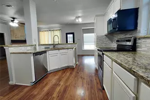 3613 Stockton Dr, Carrollton, TX 75010 - Photo 9