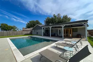 112 Overcrest Dr, Benbrook, TX 76126 - Photo 3