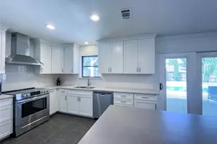 112 Overcrest Dr, Benbrook, TX 76126 - Photo 17